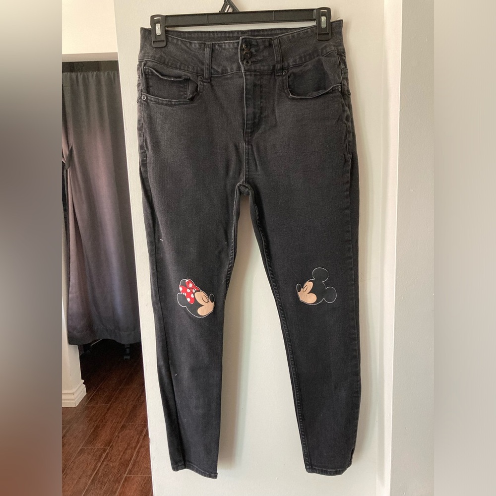 Woman’s stretch skinny jeans